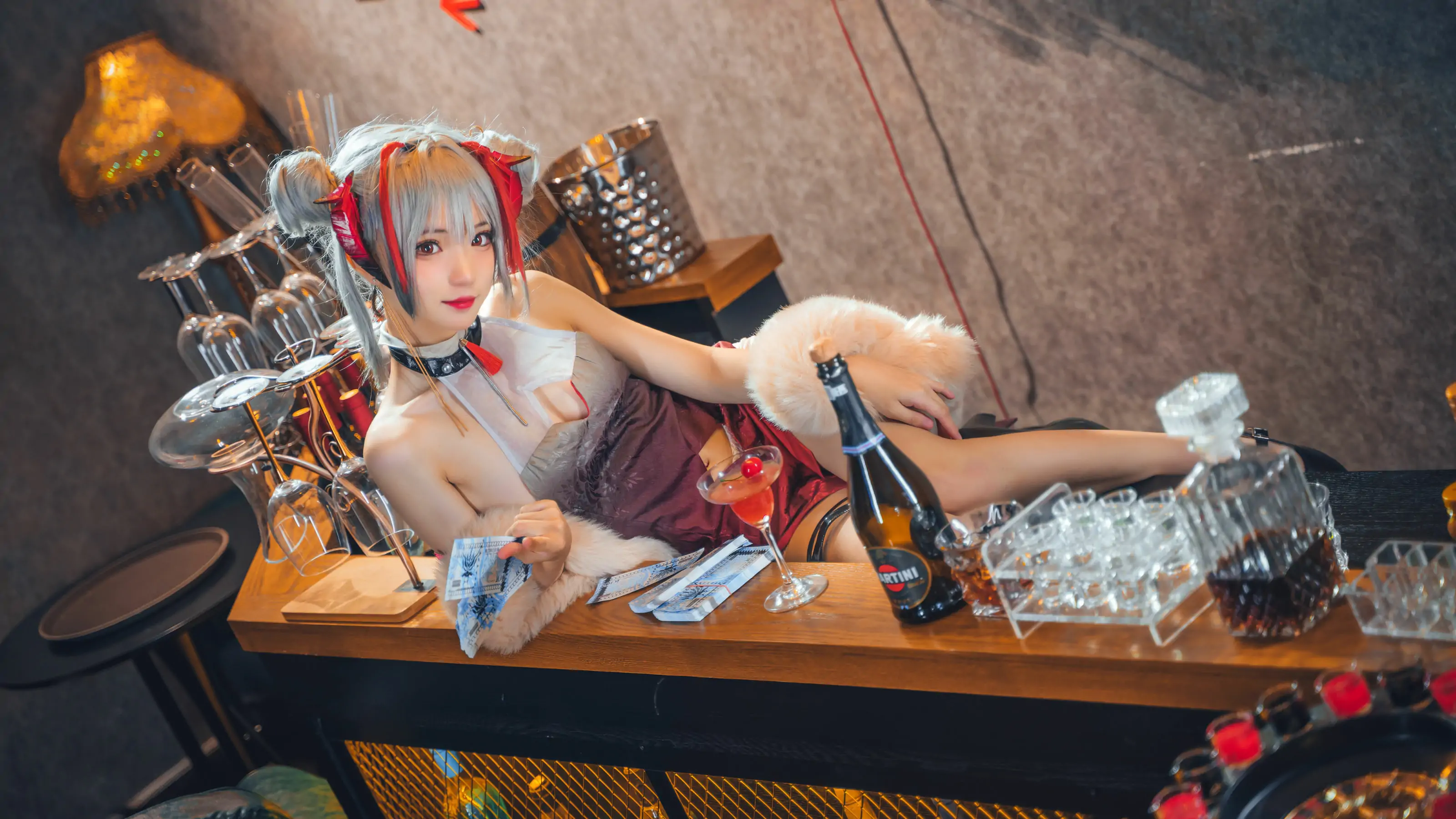 [福利COS] 花柒Hana - 明日方舟 守夜冠军 W