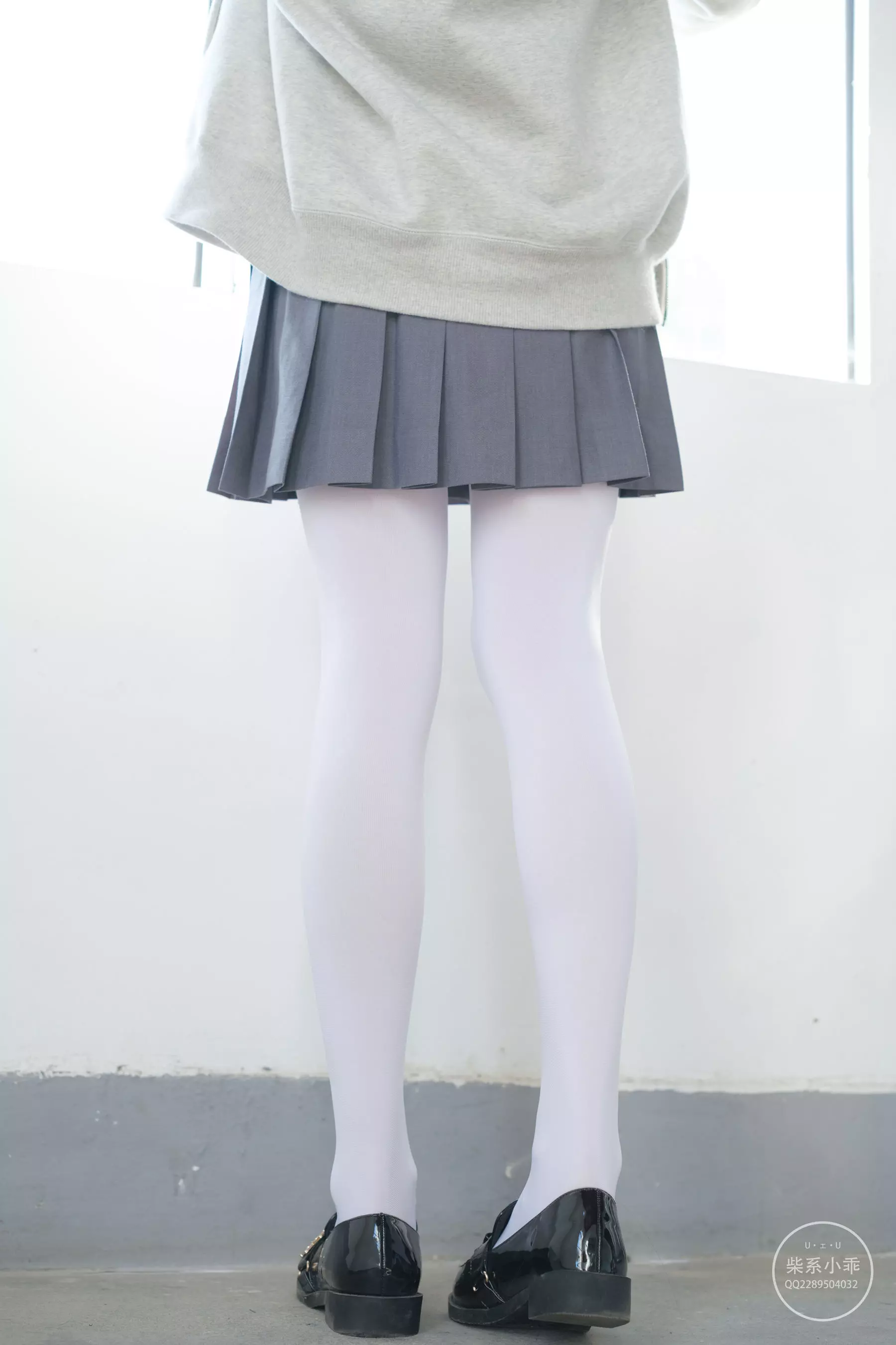 [福利COS] 柴系小乖(稚乖画册) - 夜夜 教室