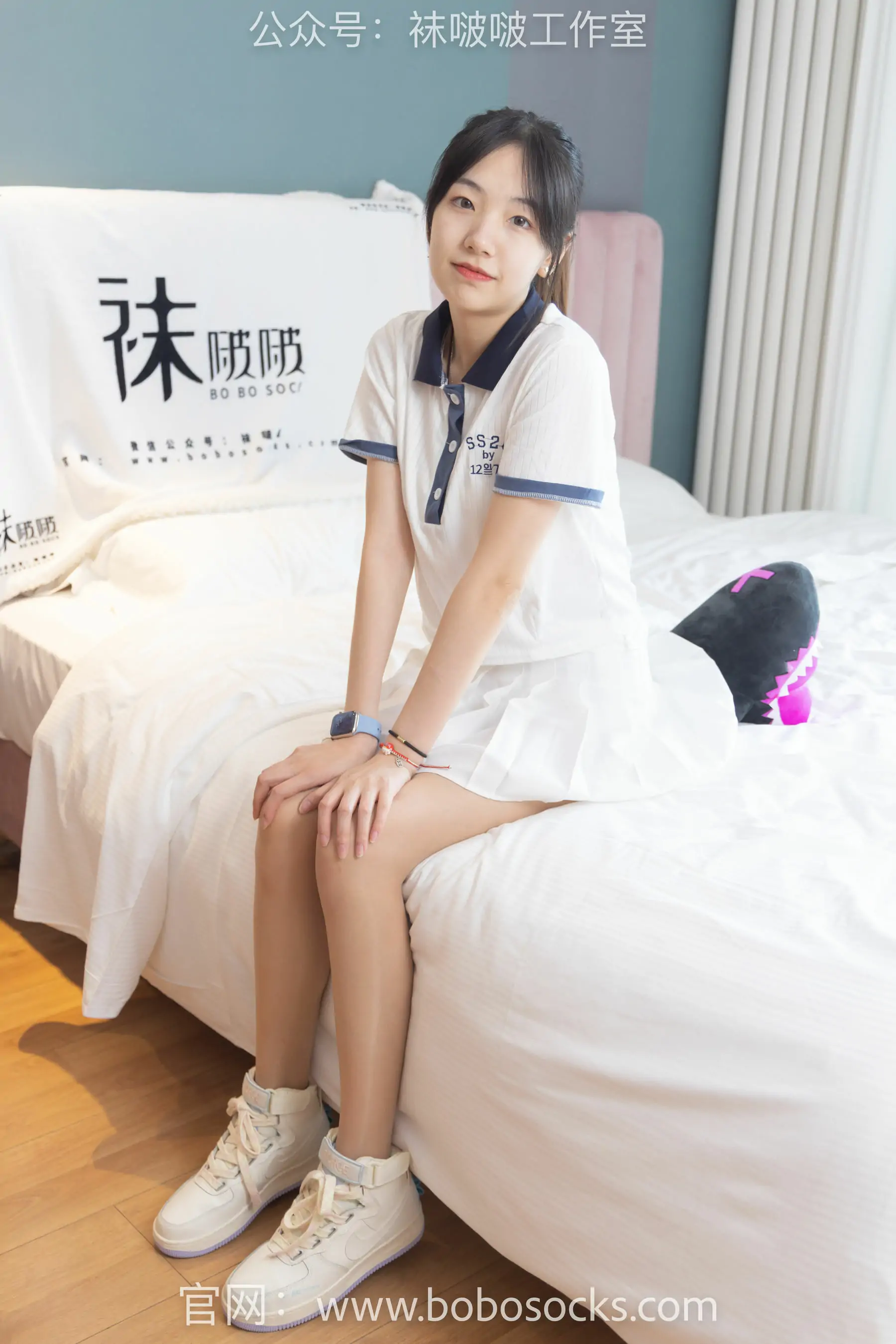 【性感写真】BoBoSocks袜啵啵 No.096 小甜豆-板鞋、白棉袜、油亮肉丝(145P)-美图-云享社·资源