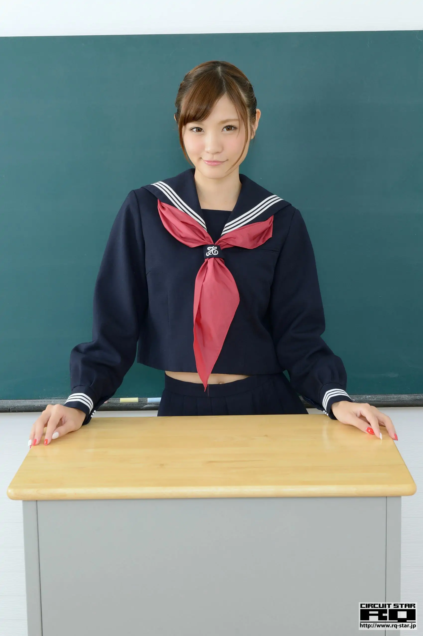 【日本写真】[RQ-STAR] NO.00876 神咲はるか School Girl 校服 写真集(80P) - IYXS