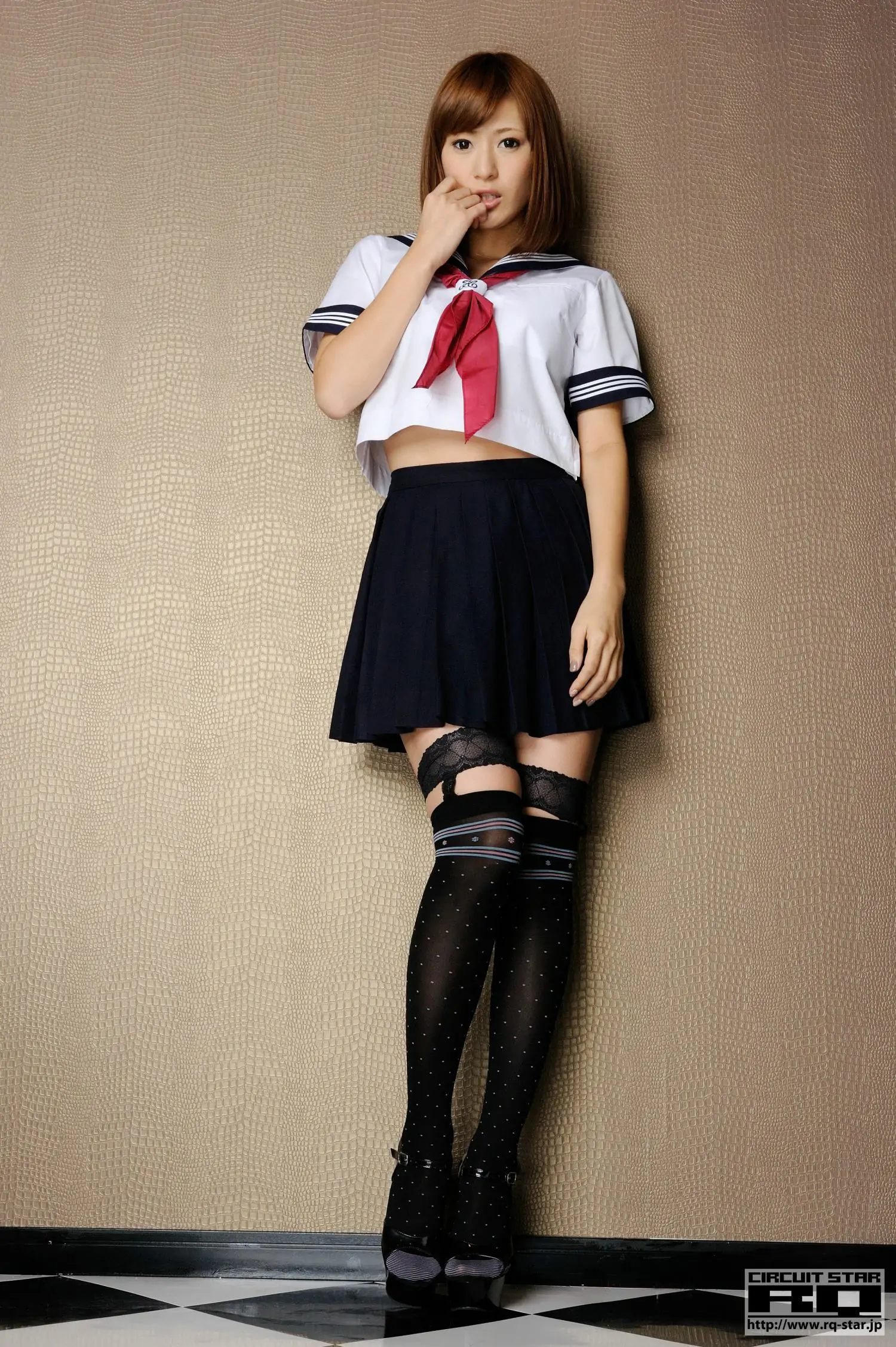 【日本写真】[RQ-STAR] NO.00730 柴原麻衣 Mai Shibahara Sailor 水手服 写真集(90P) - IYXS