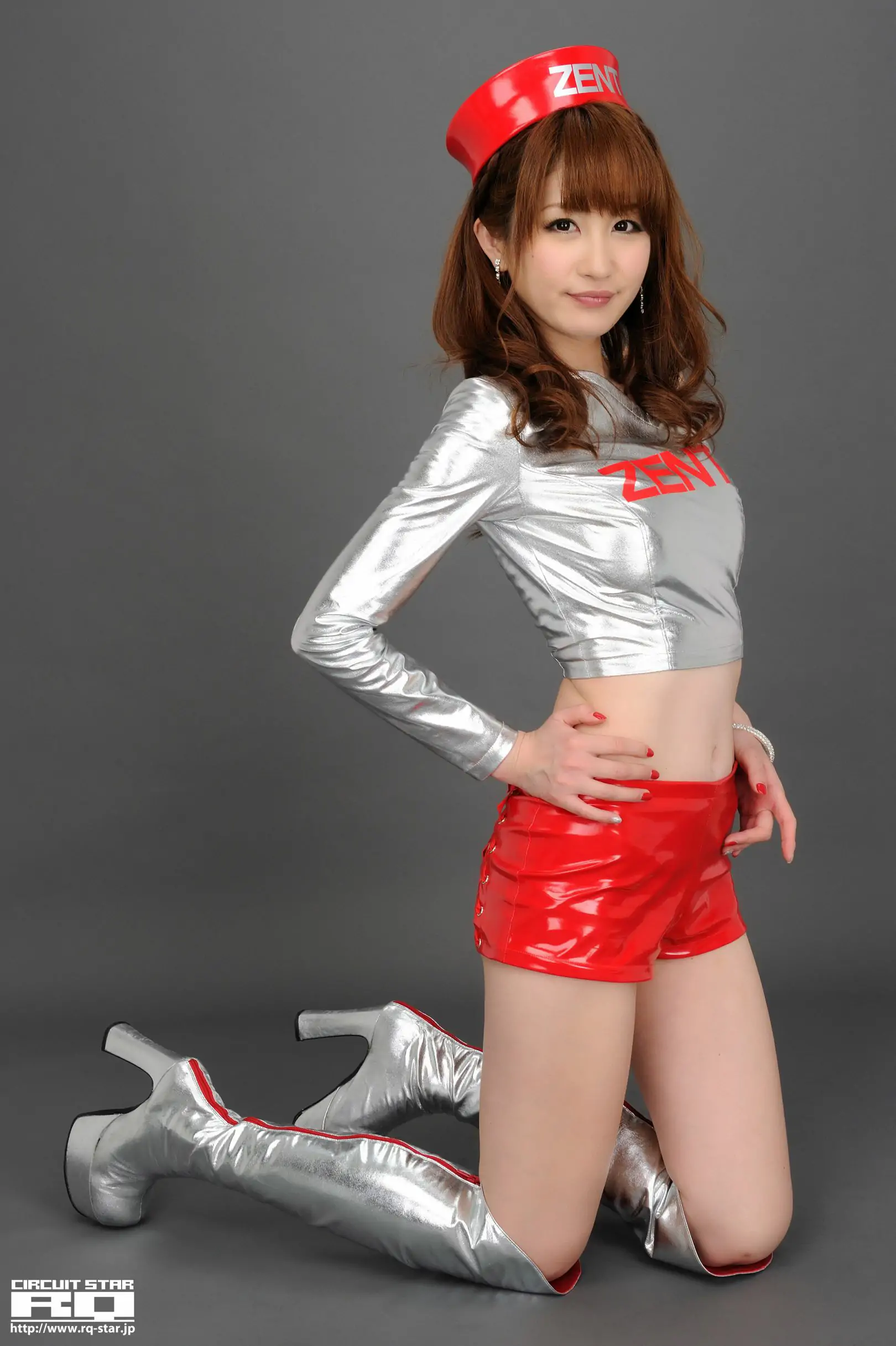 【日本写真】[RQ-STAR] NO.00632 前田真麻 Race Queen 赛车女郎系列 写真集(130P) - IYXS