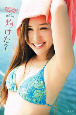 河西智美《灼けた》 [PhotoBook](131P)