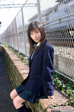 かすみ果穂佳澄果穗 [Graphis] First Gravure 初脱ぎ娘(16P)