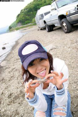 [Graphis] First Gravure 初脱ぎ娘 秋元なつみ秋元夏美(8P)