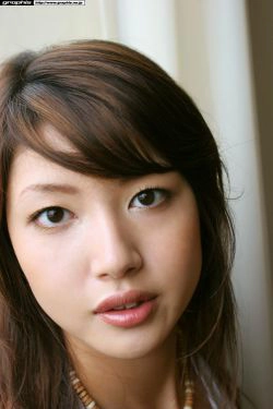 [Graphis] First Gravure 初脱ぎ娘 佐藤江梨花(16P)