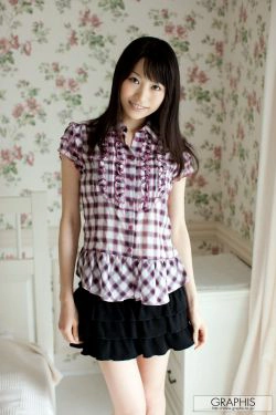 三上あいり三上爱里 [Graphis] First Gravure 初脱ぎ娘(15P)