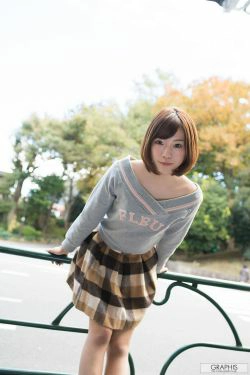 Tsubasa 翼 [Graphis] First Gravure 初脫ぎ娘(50P)