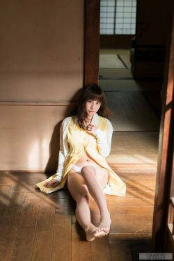 あやみ旬果『Sunbeams leaves』 [Graphis] Gals(29P)