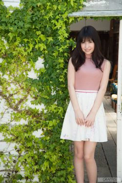 Momo Sakura 桜空もも樱空桃『first gravure 初脫ぎ娘』 [Graphis](50P)