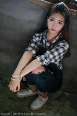 可爱的小叶子《清纯甜美可人的萝莉》 [优星馆UXING] VOL.044(36P)