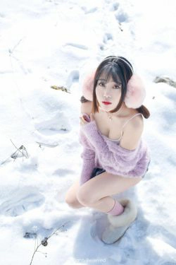 兜豆靓Youlina《冬天雪地人体摄影》 [秀人网XIUREN] No.720(50P)
