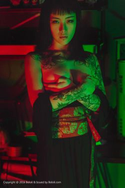 王思匀《纹身少女的风情》 [Bololi波萝社] BOL.087(30P)