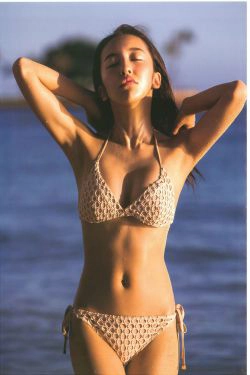 板野友美《release》 [PhotoBook](164P)