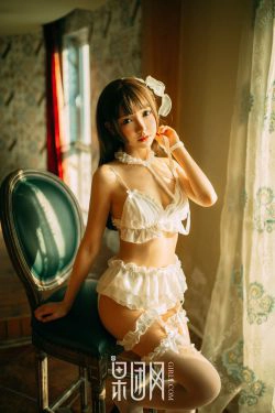 《白丝男人斩！巨乳萝莉真空上阵化身调皮小女仆》 [果团Girlt]熊川纪信 No.005(45P)