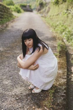 柏木ひなた《ひなた日和》 [PhotoBook](73P)
