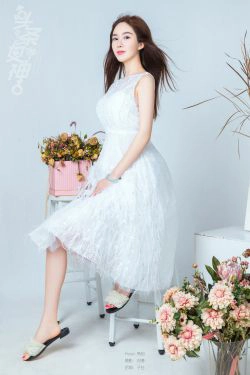 易阳《花野仙踪 花踪仙子》 [头条女神Toutiaogirls](10P)