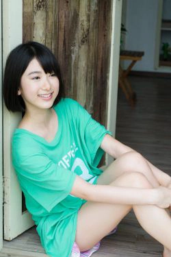 Ikema Natsumi 池間夏海写真集 「なつみ」写真集(34P)
