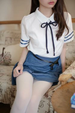 [森萝财团] R15-021 无法控制的白丝情结(71P)