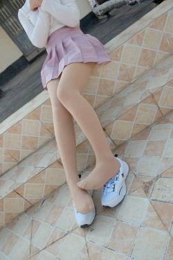 [森萝财团] R15-038 肉丝大胸妹(96P)