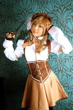 華群みさき(Hanamura Misaki) 《魔法少女まどか☆マギカ》Tomoe Mami(巴マミ) [HONEY BUNNY](100P)