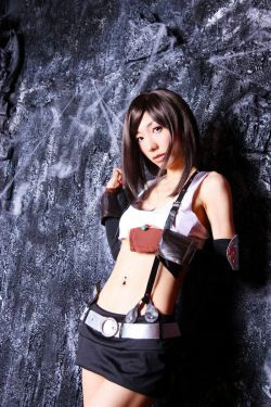 華群みさき(Hanamura Misaki) 《Final Fantasy》Tifa Lockhart  [HONEY BUNNY](55P)