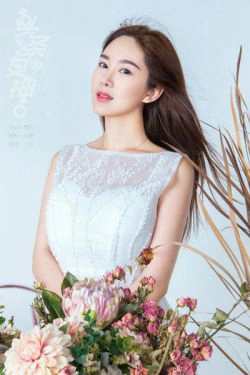 [头条女神TouTiao]  易阳 我的花漾年华(9P)