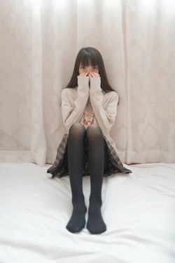 [风之领域] NO.005 邻家黑丝清新女孩(50P)