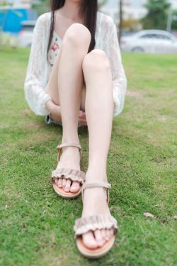 [风之领域] NO.042 无丝美腿清新少女风 写真集(51P)