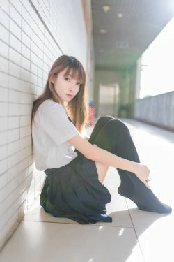 [风之领域] NO.070 午后阳光下的黑丝学妹(47P)