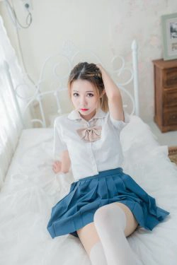 [风之领域] NO.075 午后阳光下的白丝学妹(47P)