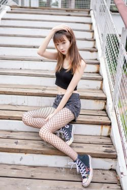 [风之领域] NO.094 超短牛仔短裤黑网袜(50P)