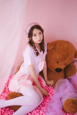 [萝莉COS] 疯猫ss《丝袜狂想曲(粉)》(54P)