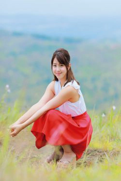 [FRIDAY] 2018.09.21 本郷杏 あんまり見ないて・ね 胸の谷間とむっちりヒッフ・(7P)