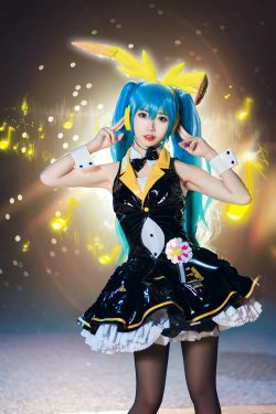 [萝莉COS] 面饼仙儿 - 初音Miku(19P)