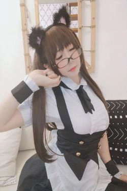 [萝莉COS] 摇摇乐yoyo - 黑丝女仆(59P)