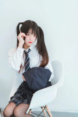 [萝莉COS] 桜桃喵 - 冬季制服丝秀(45P)