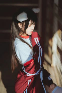 [萝莉COS] 桜桃喵 - 红色体操服(44P)