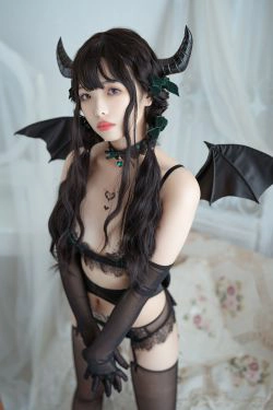 [萝莉COS] 雯妹 - 魅魔 Proud devil(50P)
