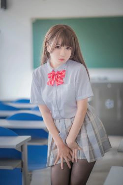 [萝莉COS] 白金Saki - 制服黑丝(24P)