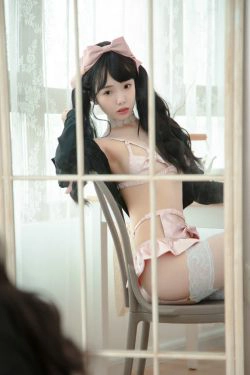 [萝莉COS] 雯妹 - 情人节特辑(31P)