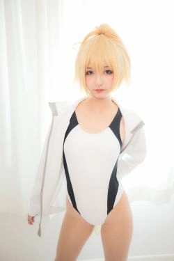 [萝莉COS] 神楽坂真冬 贞德泳装(150P)
