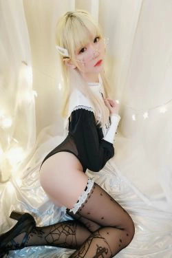 [萝莉COS] 星之迟迟 VOL.15 圣光修女包(60P)