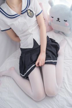 [轻兰映画] VOL.008  校服白丝(47P)