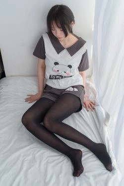 [轻兰映画] VOL.012  可爱短发少女的黑丝(60P)