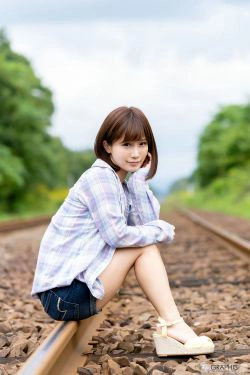 [Graphis] Special Gravure 小島みなみ Happiness(48P)