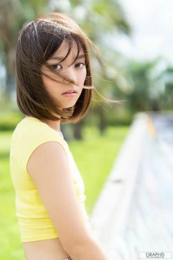 [Graphis] First Gravure 初脱ぎ娘 No.167 Suzu Monami もなみ鈴(62P)