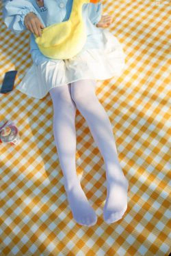 [森萝财团] JKFUN-031 默陌 踩物 白丝50D(23P)