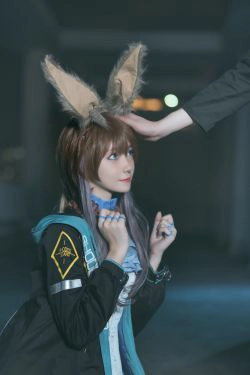 动漫博主南桃Momoko 阿米娅(26P)