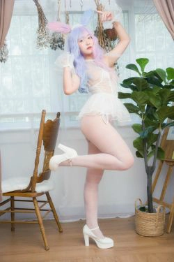 动漫博主大碗排面 婚纱兔白丝婚纱(23P)